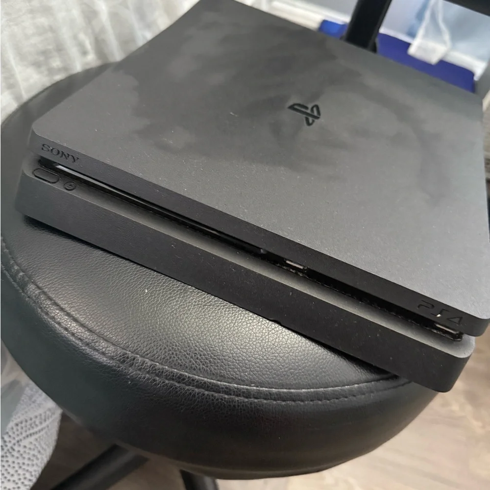 Sony PlayStation Slim Console - Black Finish